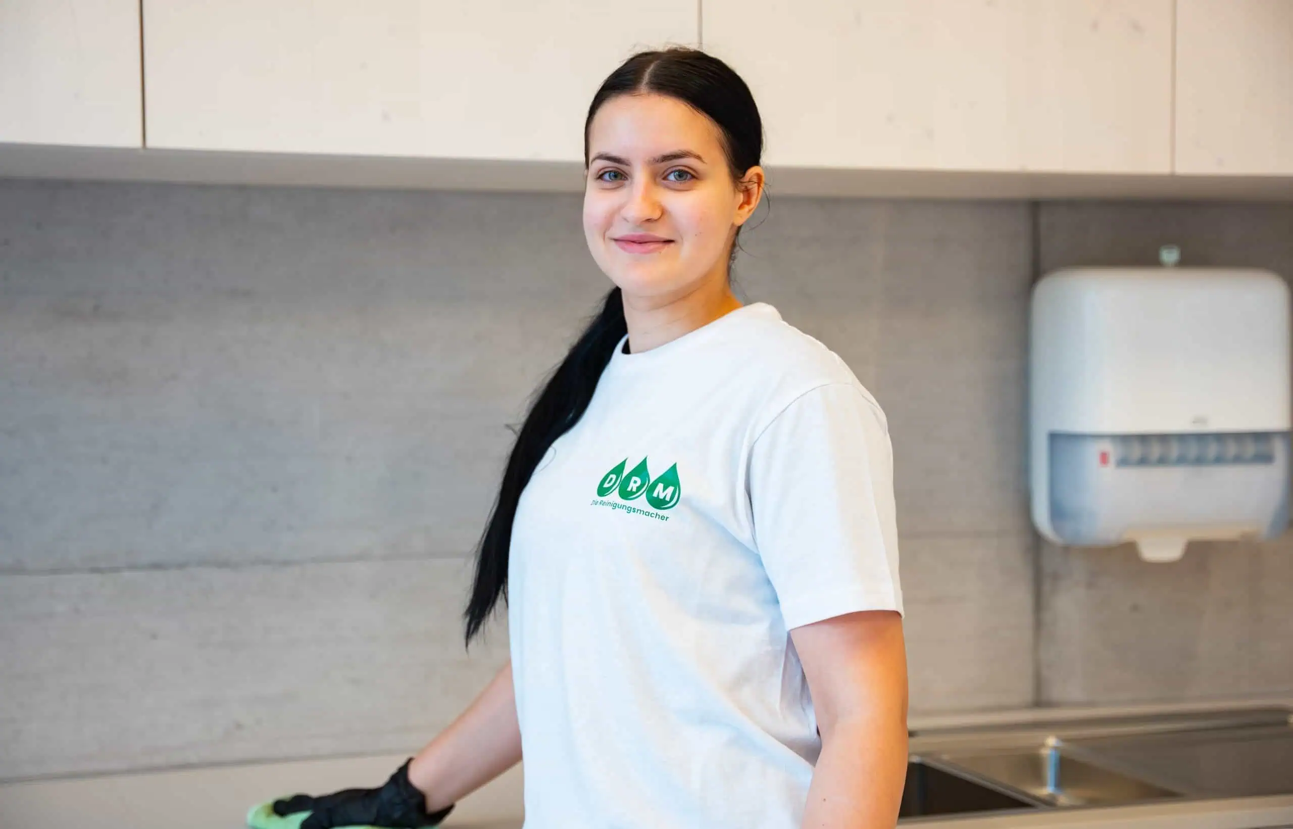 Die Reinigungsmacher in Singen: Reinigungsfirma für Gebäudereinigung, Büroreinigung und Unterhaltsreinigung